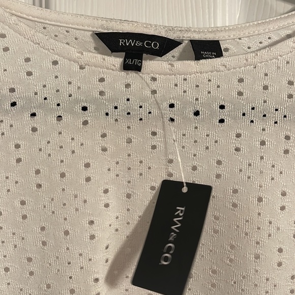 Cute cream T - mesh style - cute with jeans - Picture 3 of 4